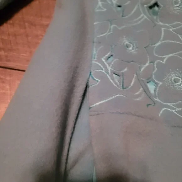 Vintage Sharon Young turquoise blue cutwork wool jacket.  Fully lined.  Size Med - Picture 7 of 12